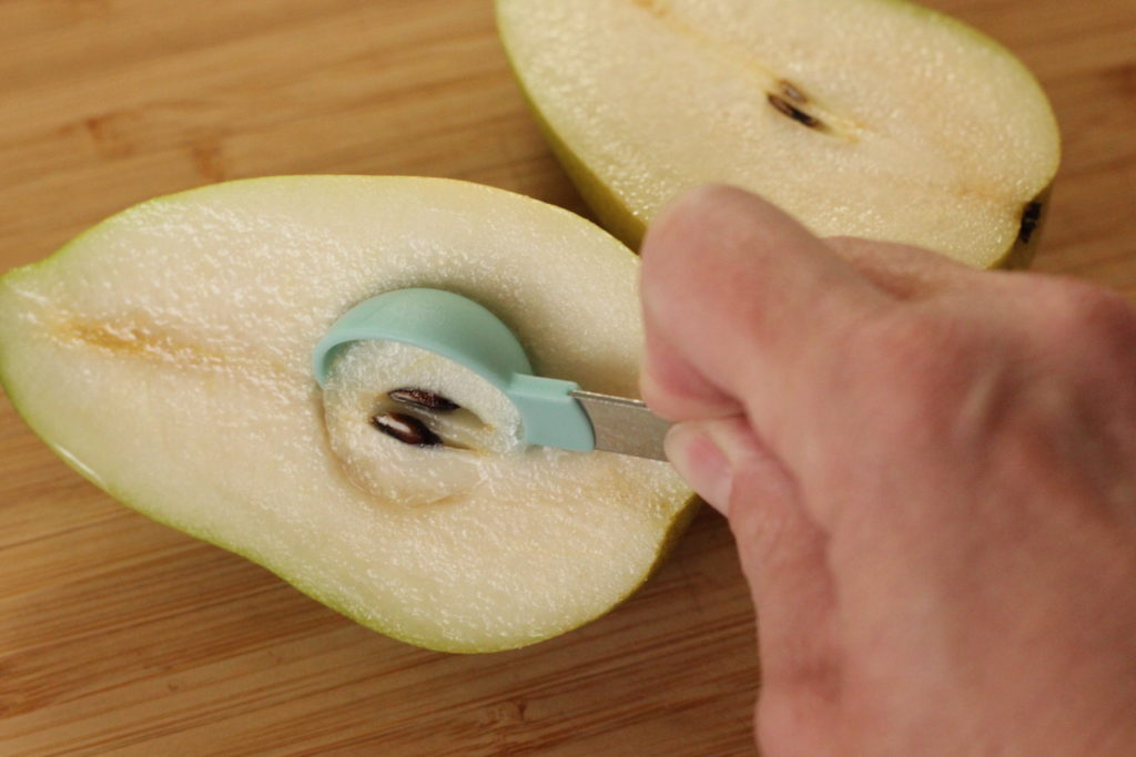 How to core a pear