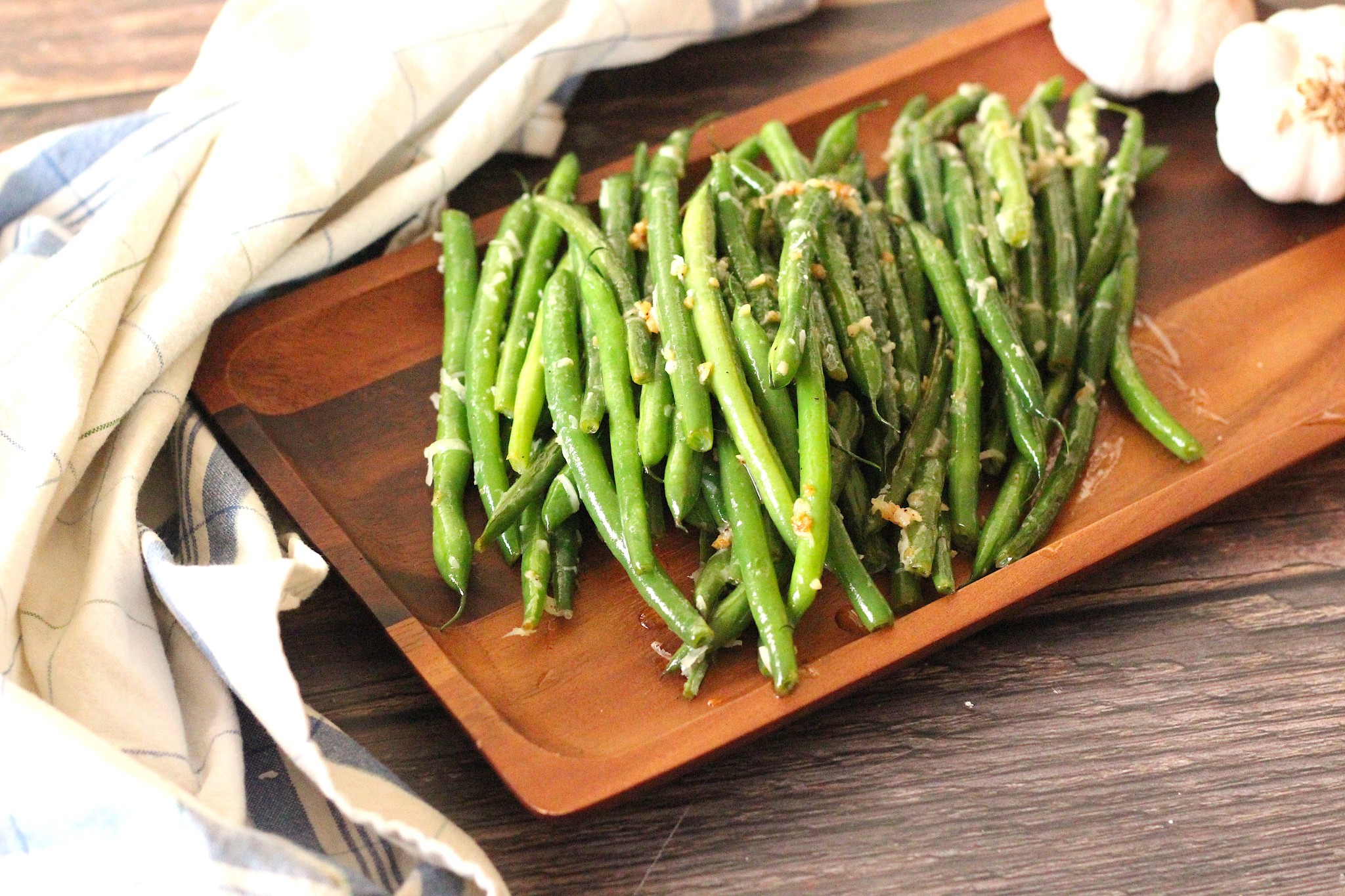 Green Beans Cooked with garlic and parmesan