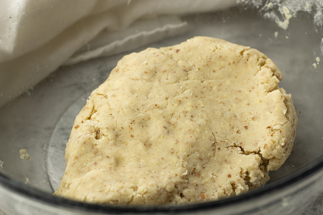 dough for almond cookies