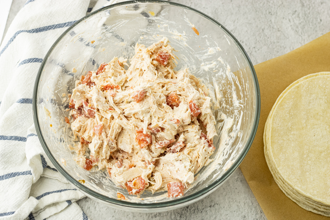 shredded chicken with cream cheese and rotel tomatoes